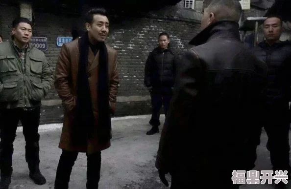东北大坑原始欲乱：揭示人性深处的冲突与欲望的交织，反映社会变迁下的个体挣扎与反思