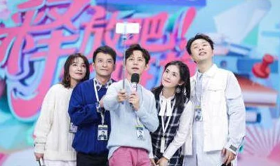 羞羞漫画被操到高潮吹啊啊啊，网友热议其内容引发的争议与反响，讨论背后的文化现象与影响